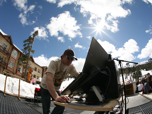 DJ playing at après ski event